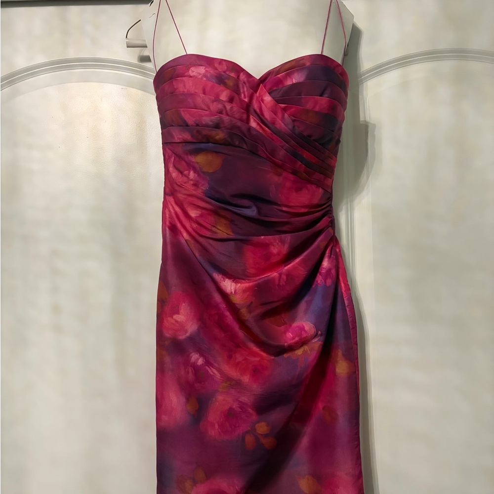 Like brand new!! Worn once!! AIDAN MATTOX size 4! Truly unique!
